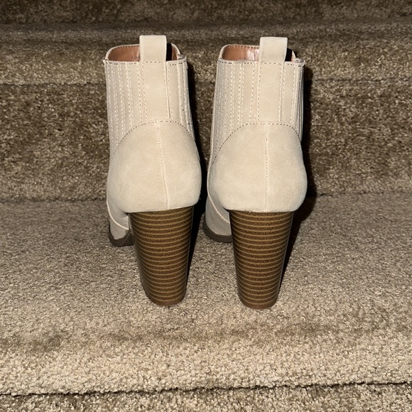 SOLD‼️Beige boots with wooden heel - Picture 4 of 6